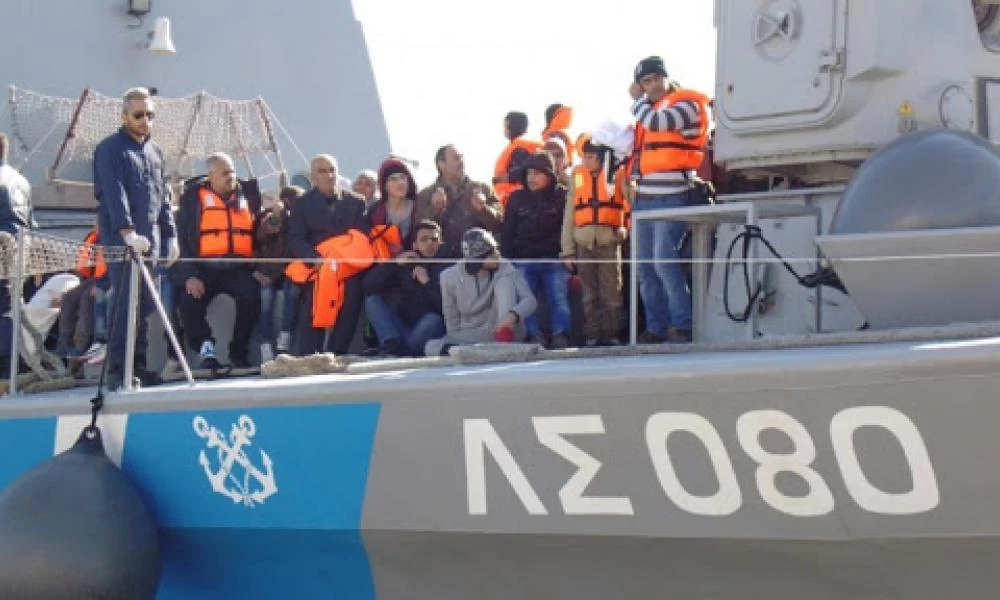 ''Μπουκάρουν'' και από τα παράλια της Αλεξανδρούπολης οι μετανάστες